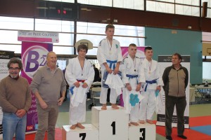 podium -55 kg